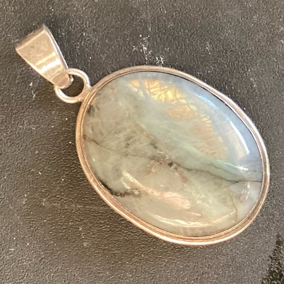 Large Oval Labradorite Sterling  Pendant Protection - Picture 2 of 6